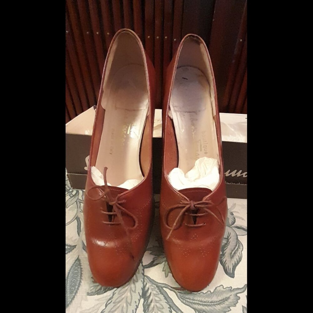 Vintage Ferragamo brown leather lace up shoes - size 7 B
